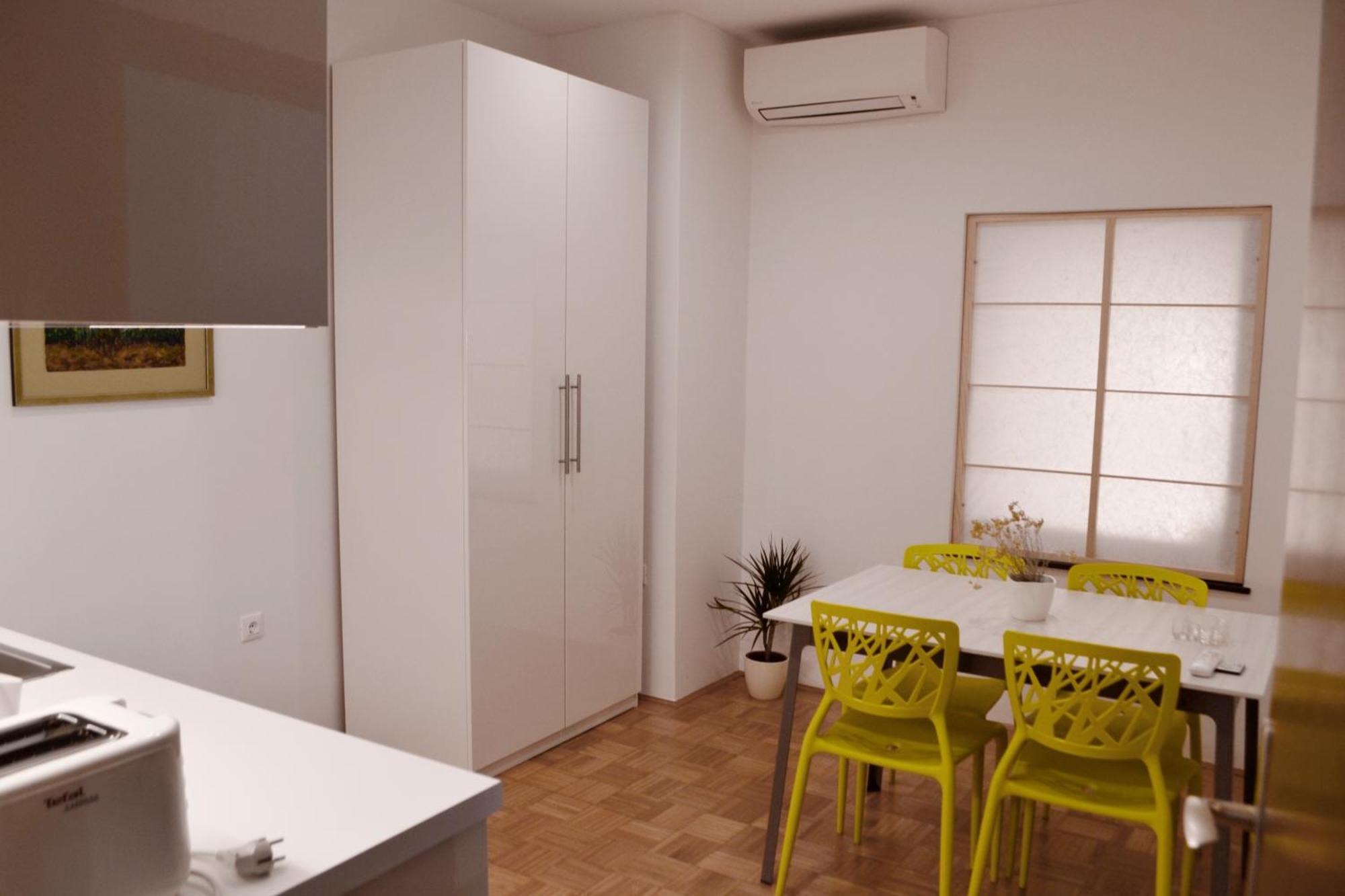 Studio In Ljubljana Center ภายนอก รูปภาพ