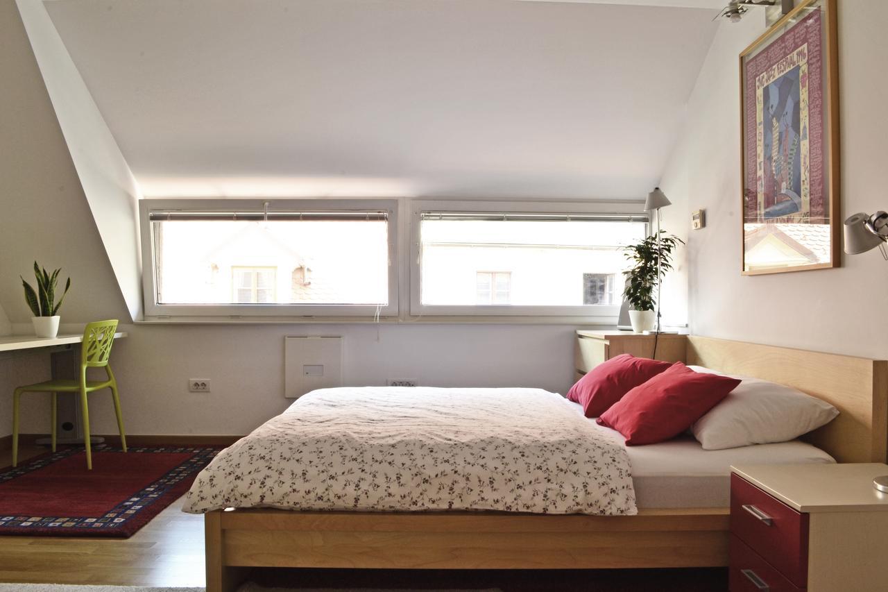 Studio In Ljubljana Center ภายนอก รูปภาพ